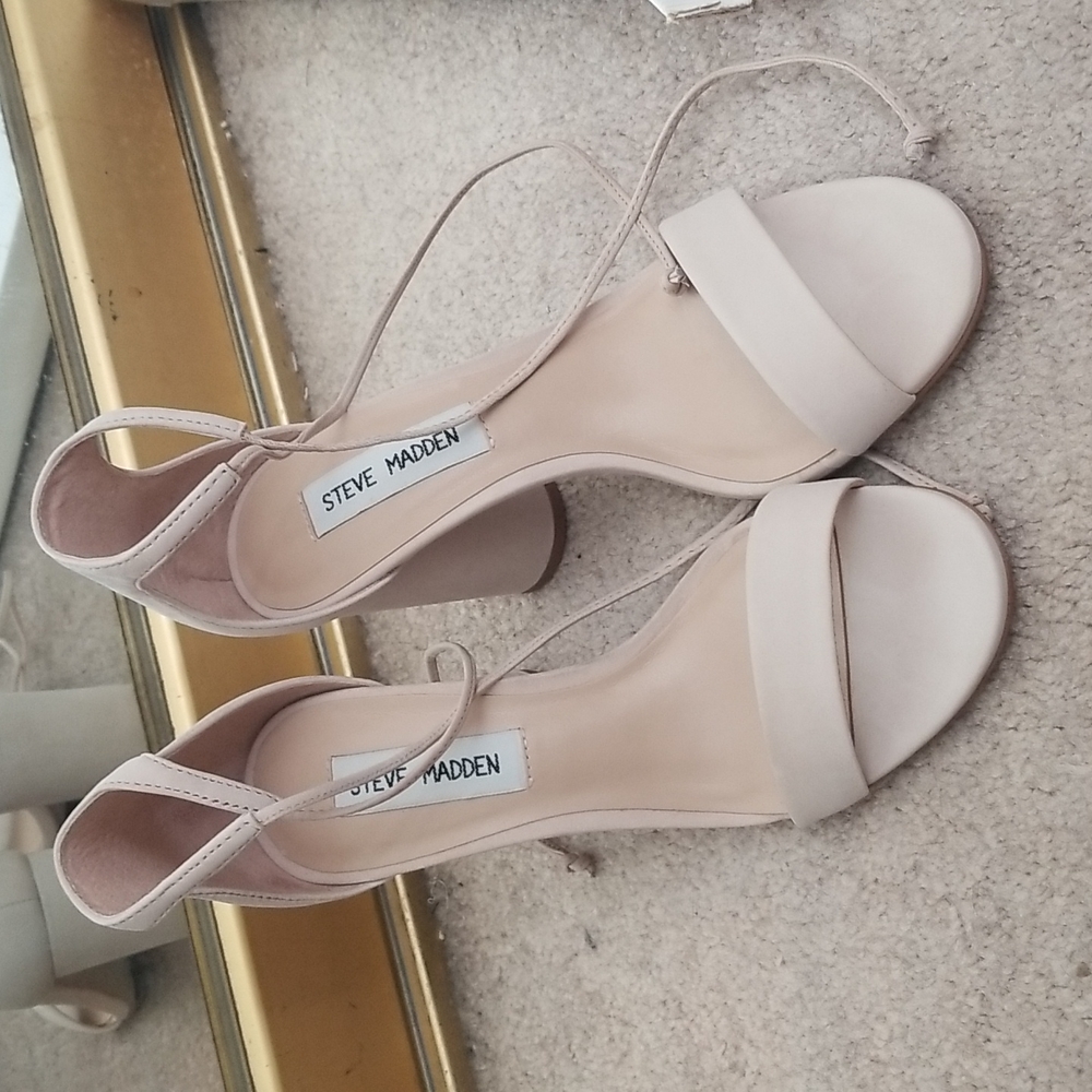 NEW! Steve Madden Shays Nubuck Heels